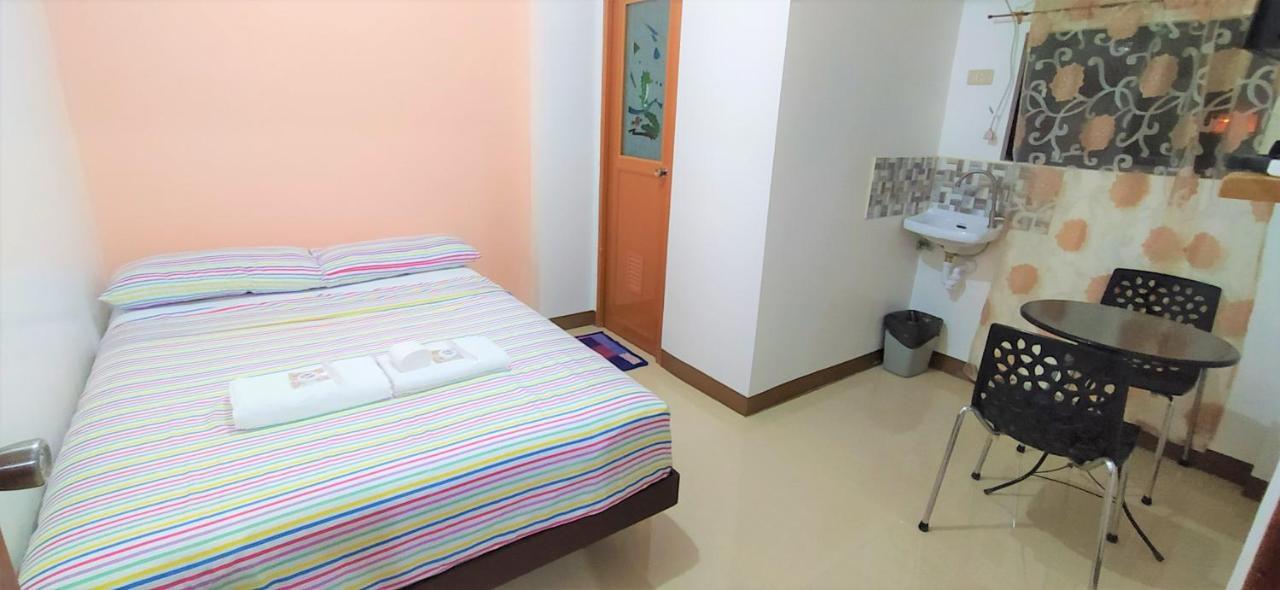 Jb Valdres Apartment Манила Экстерьер фото